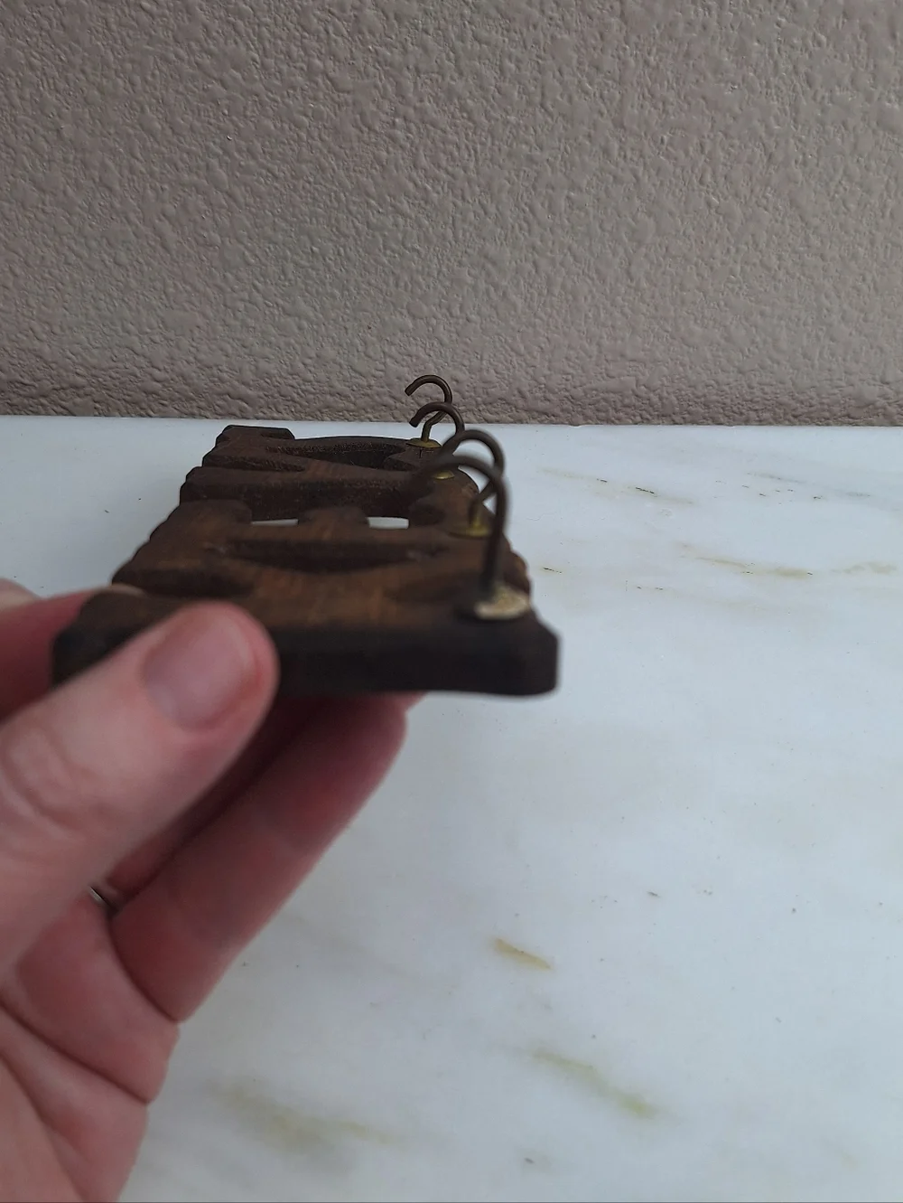 Vintage Rustic Wood Key Sign, 4 Hanging Key Hooks